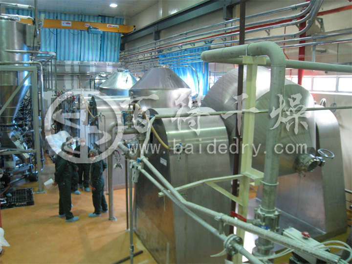 磷酸铁锂(醇剂)真空干燥机